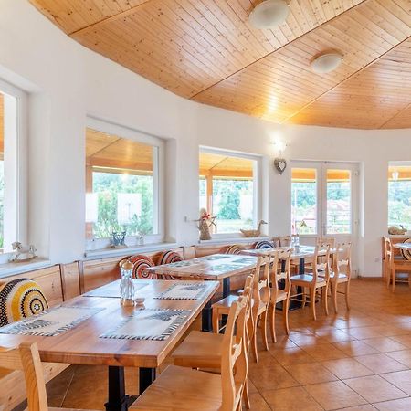 Farma Slunecny Dvur Apartmany A Family Stany Strecha Pod Strechou Hermanuv Mestec Экстерьер фото