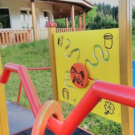 Farma Slunecny Dvur Apartmany A Family Stany Strecha Pod Strechou Hermanuv Mestec Экстерьер фото
